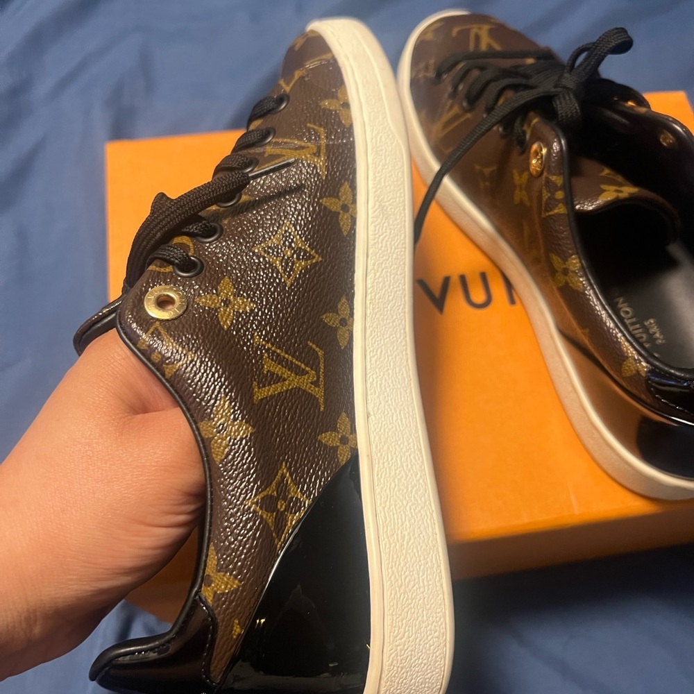 Louis Vuitton Front Row Sneaker - Picture 6 of 12